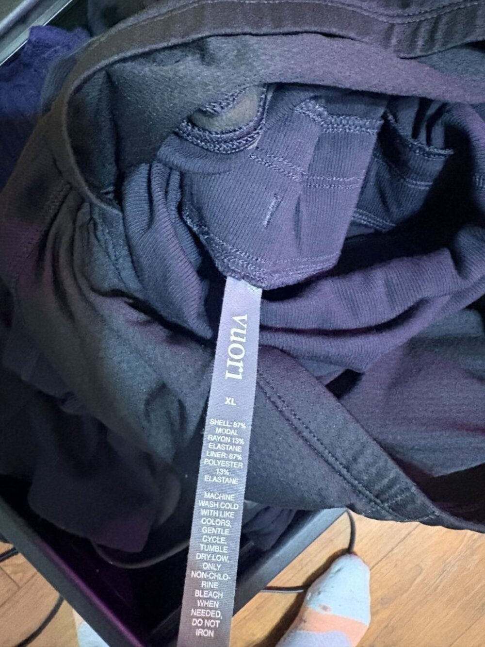 Vuori Pose Ribbed Jumpsuit XL Black Athleisure Casual Drawstring Wide Leg EUC - Picture 7 of 9